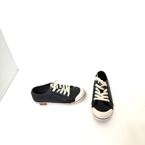 UGG Other - UGG Black Leather Lace Up Sneaker Size 4 Big Boys